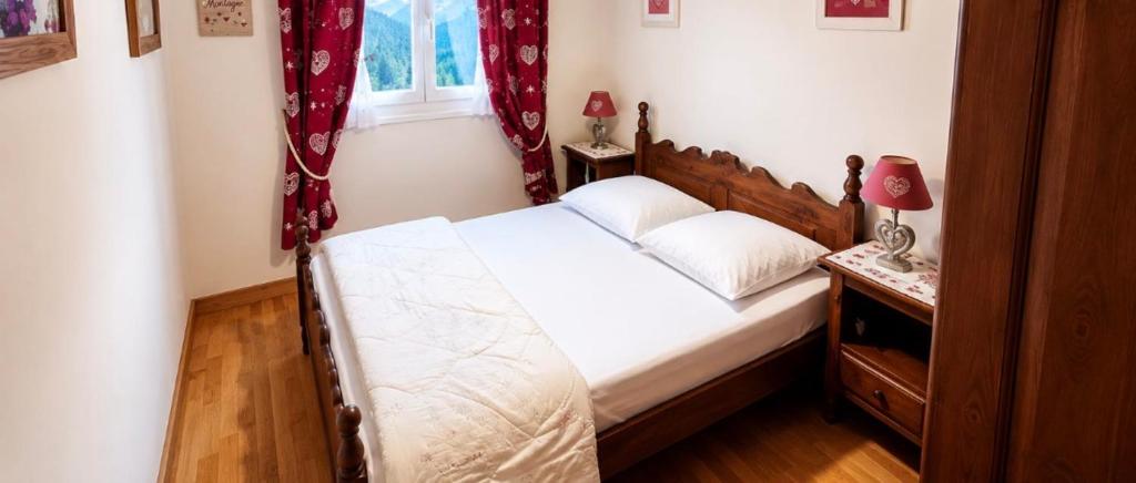 Spacious family nest with balcony in Chamonix - 2