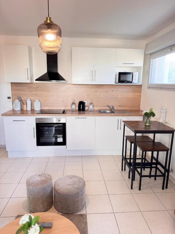 Modern 4-room apartment 3 bedrooms Netflix Parking - 5