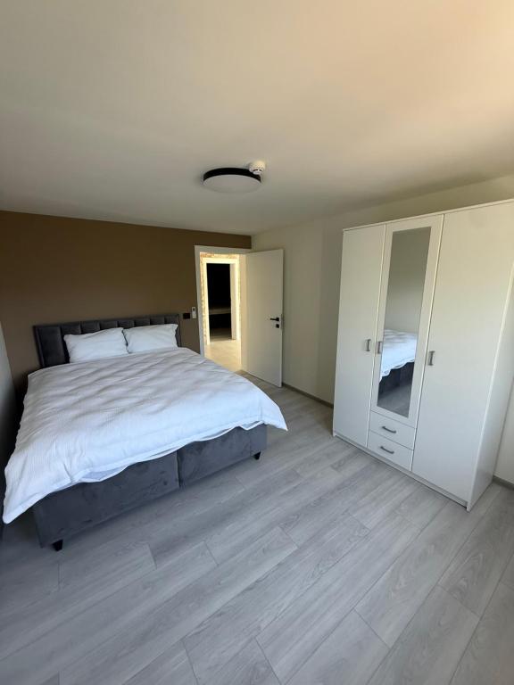 Vila Handzic - 2