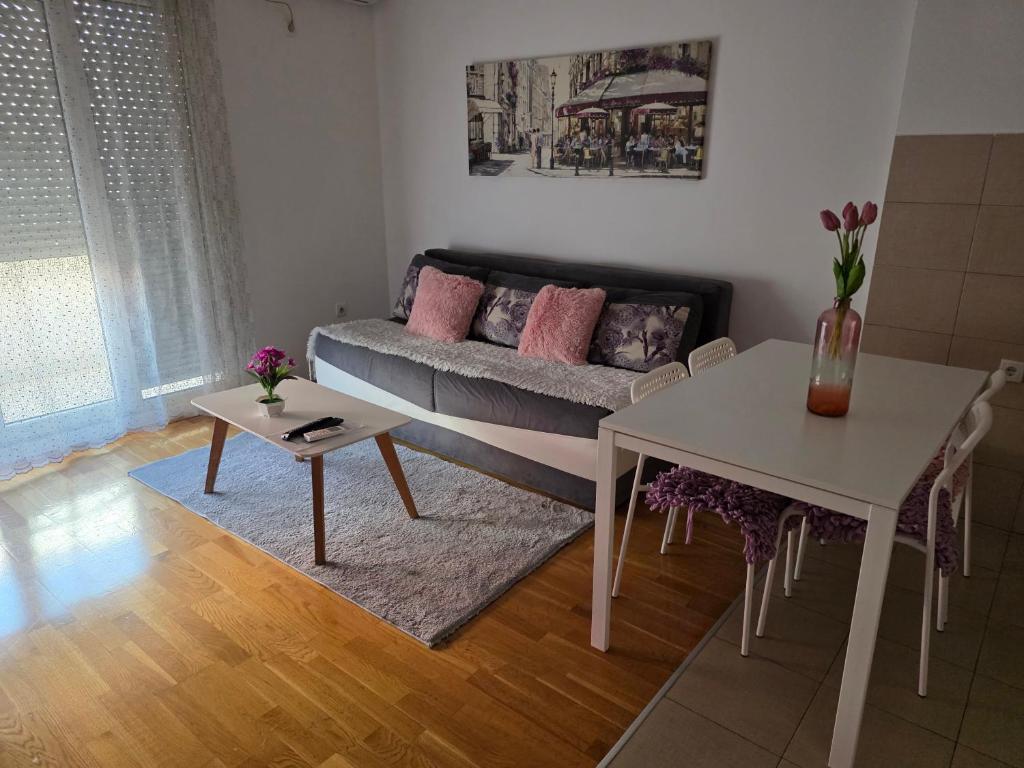 Naki apartmani - 2