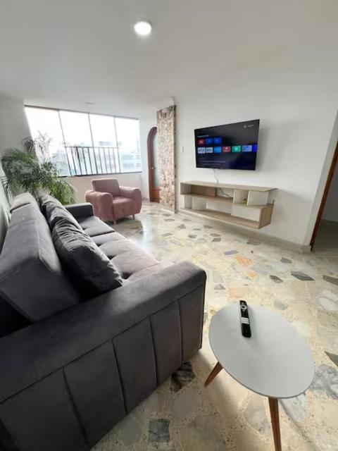 Moderno, Amplio y Central - Apto en Bucaramanga - 1