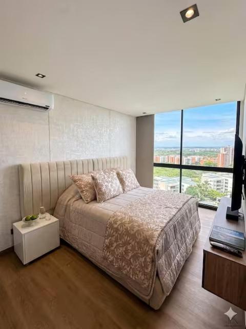 Lujoso Apto Moderno con AC, Balcón, Piscina, Cine y Gym - 3