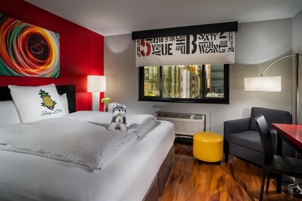 Seattle Staypineapple at Hotel FIVE Additional