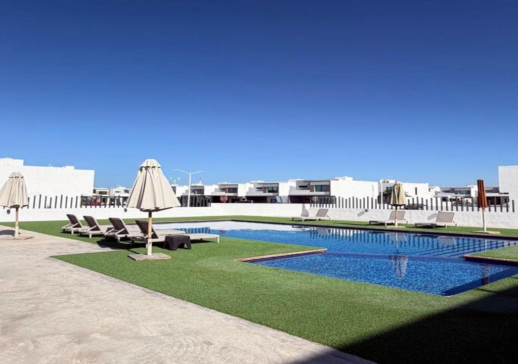 Casa moderna, 3 recámaras, alberca, La Paz BCS - 1