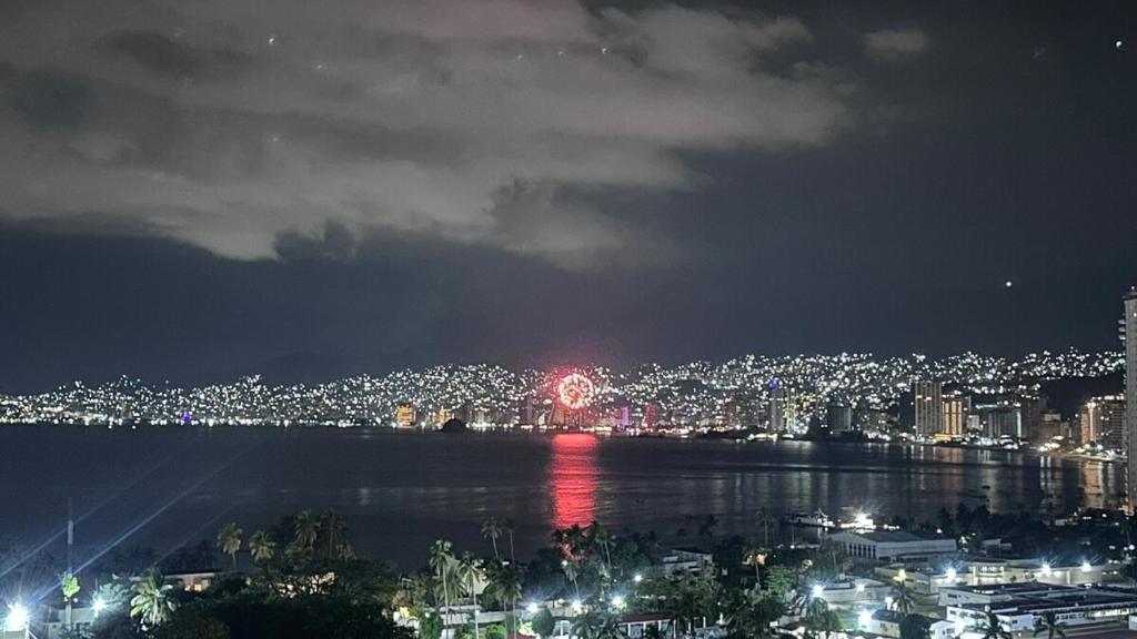 PH en Acapulco con vista al mar - 5