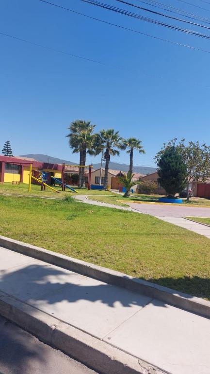Casa en condominio seguro con piscina cerca de la playa - 5