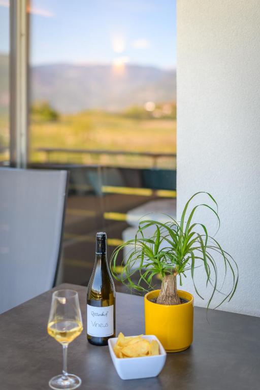 Hotel Cornelian Suites & Rooms - 3