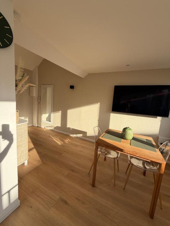 Superbe Studio lumineux à 2 pas de la plage - 3