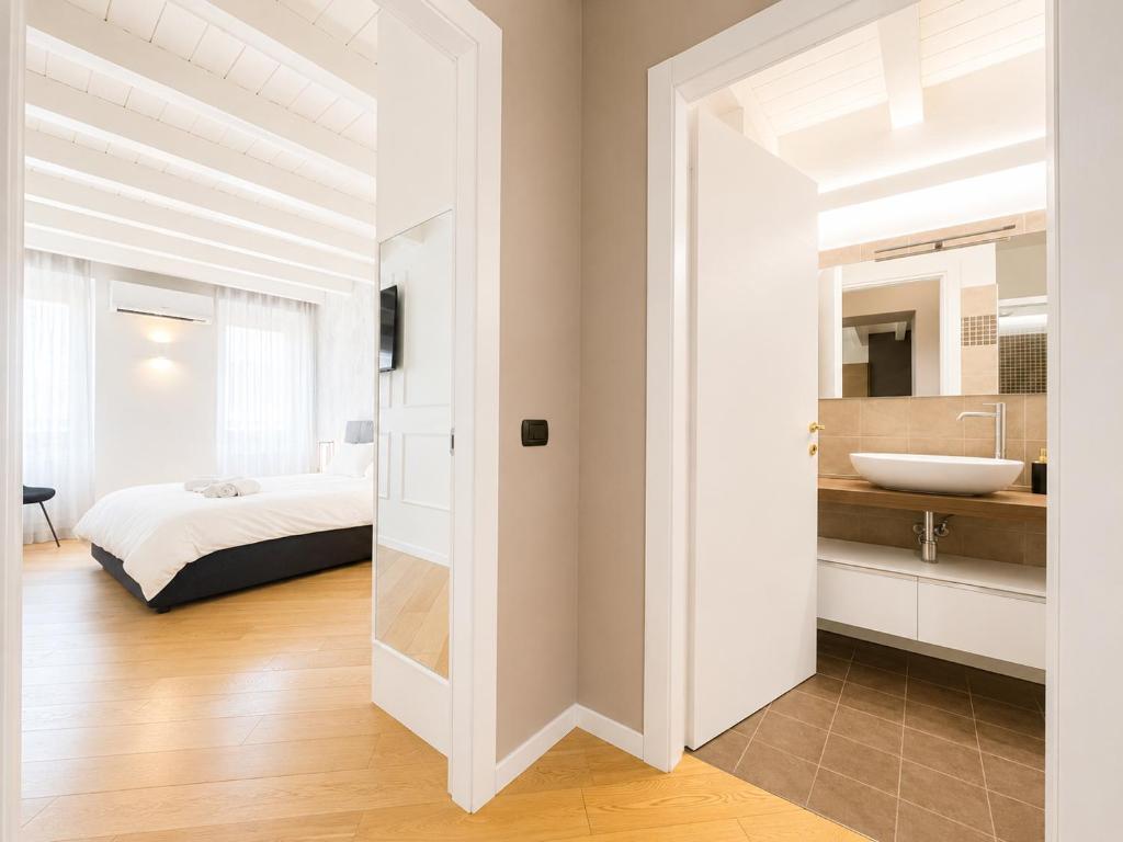 Prestigious & Elegant Suite - 4