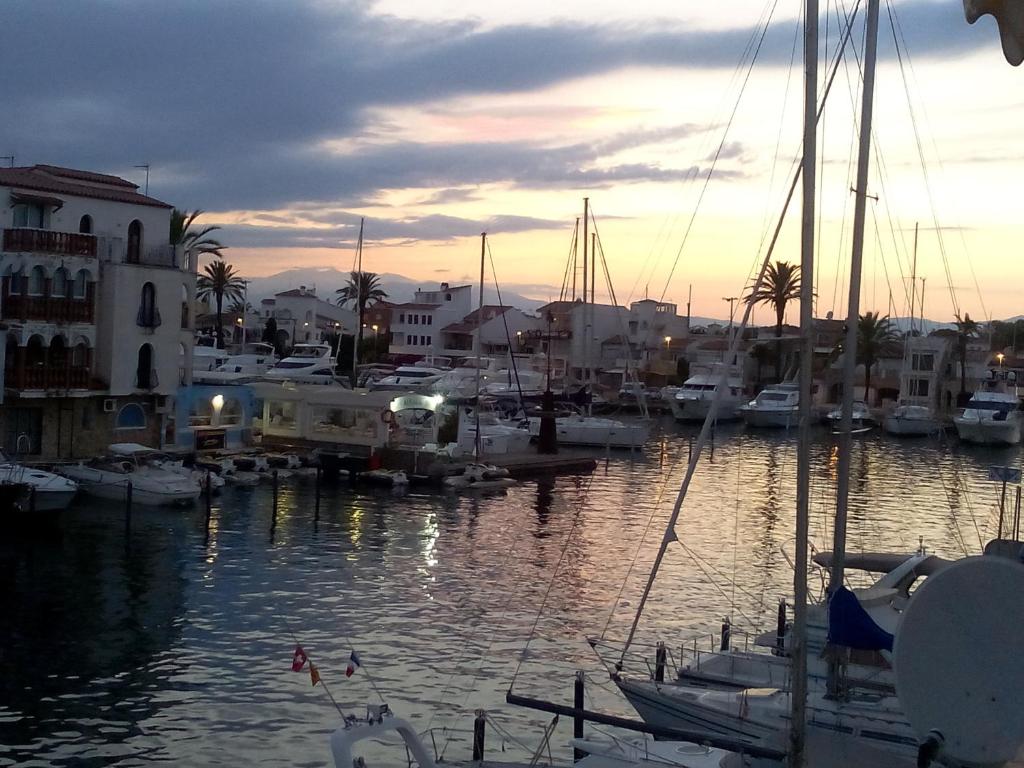 situé à 300m de la plage, vue canal, montagne, mer - 2
