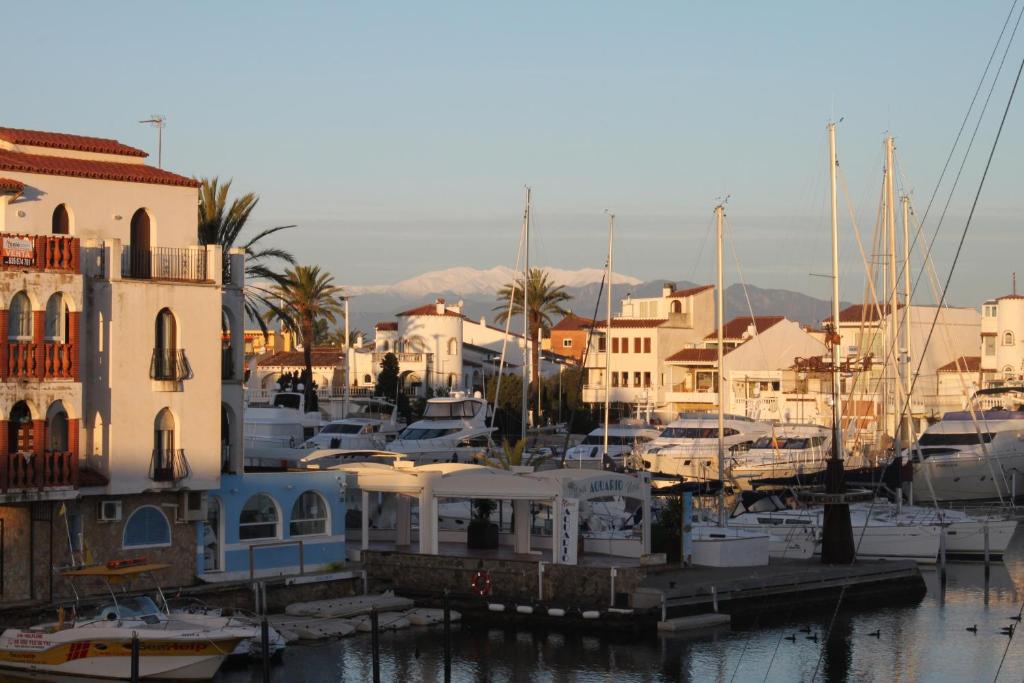 situé à 300m de la plage, vue canal, montagne, mer - 1