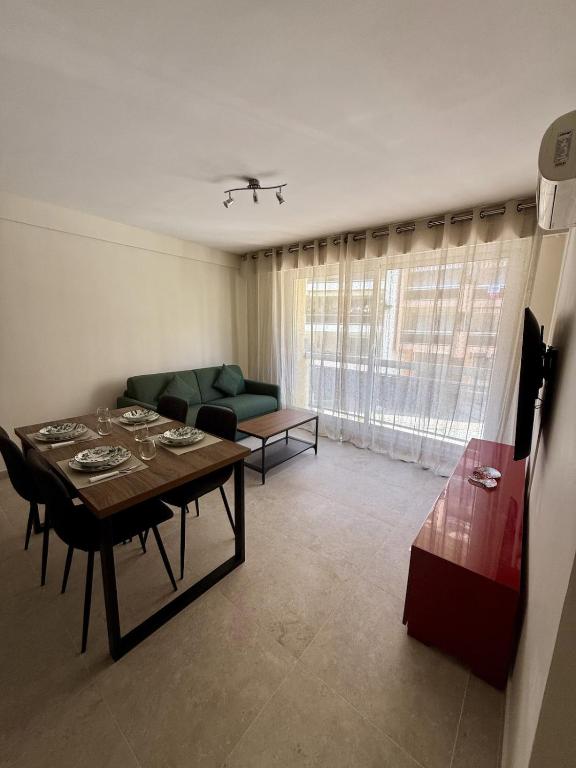 Appartement rénové au cœur de Juan-les-Pins, à 3 min de la plage - 1