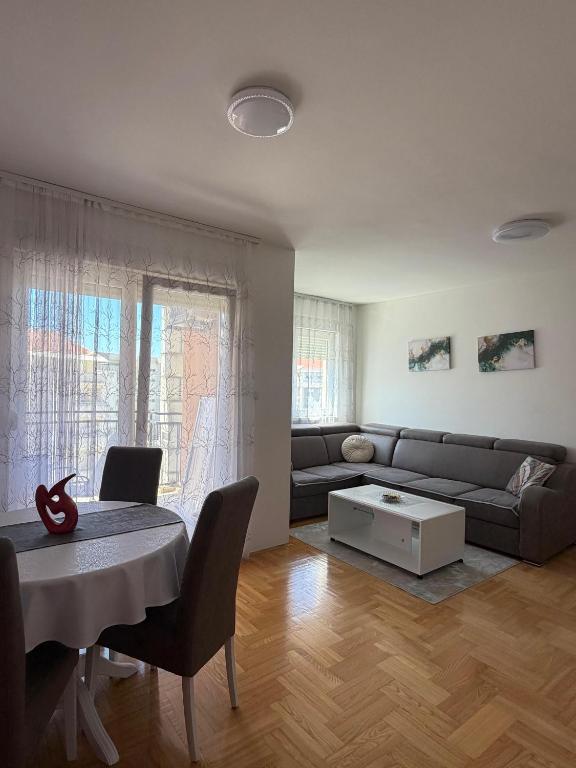 Apartman Sunčana Oaza - 1
