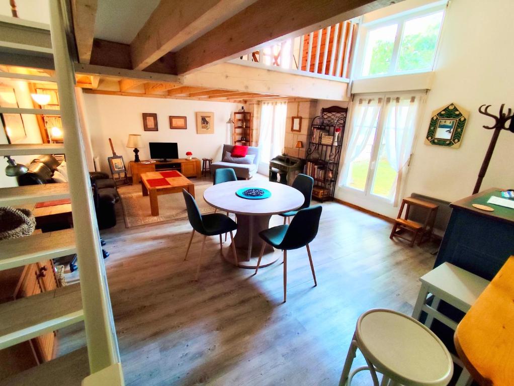 Grand studio avec mezzanine, quartier Avaricum - 3