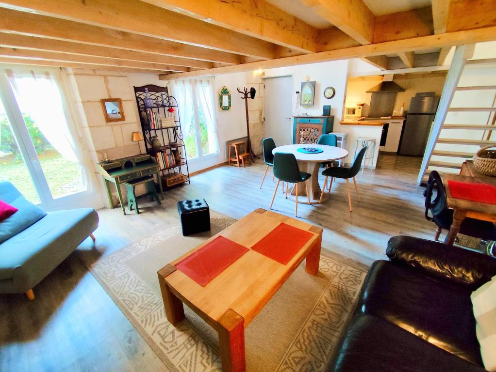 Grand studio avec mezzanine, quartier Avaricum - 2