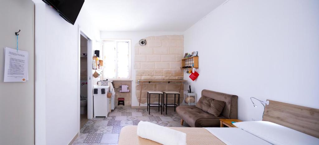 A7passi da - Pietra Leccese stanza in casa storica-Bagno privato - angolo cottura - ingresso semi-indipendente - wi-fi - 1