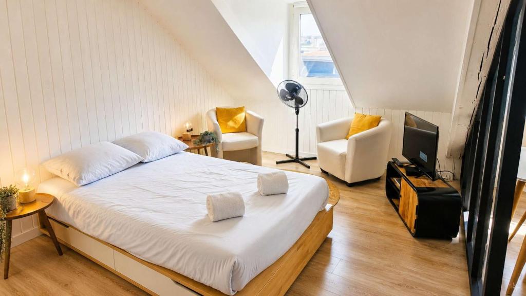 Adèle – Studio cocooning tout équipé • 2 pers • Hyper centre Grenoble • Tram à pied - 1