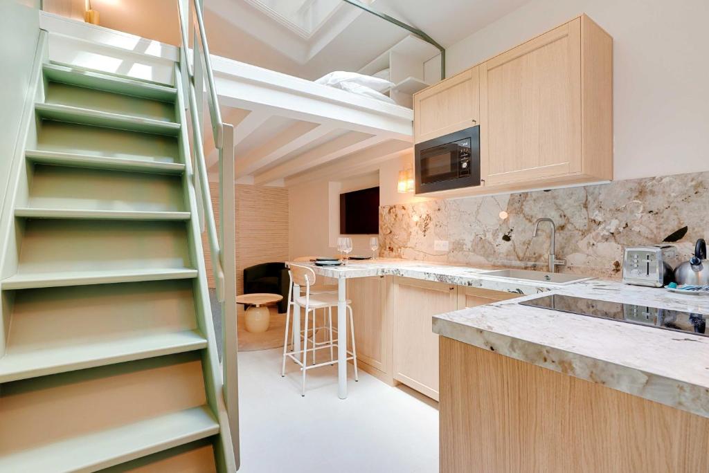 Chic and Cosy Apartment-Canal Saint Martin - 2