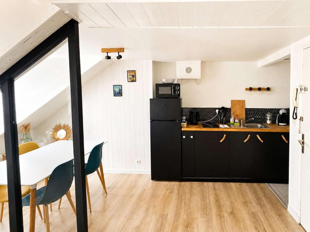 Adèle – Studio cocooning tout équipé • 2 pers • Hyper centre Grenoble • Tram à pied - 3
