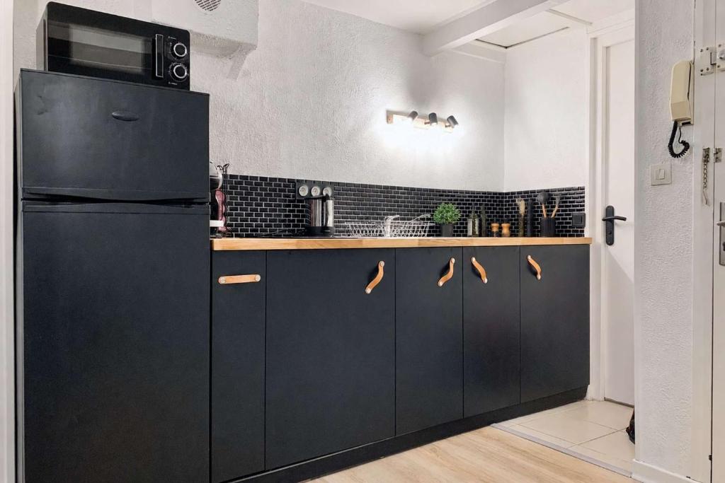 Adèle – Studio cocooning tout équipé • 2 pers • Hyper centre Grenoble • Tram à pied - 4