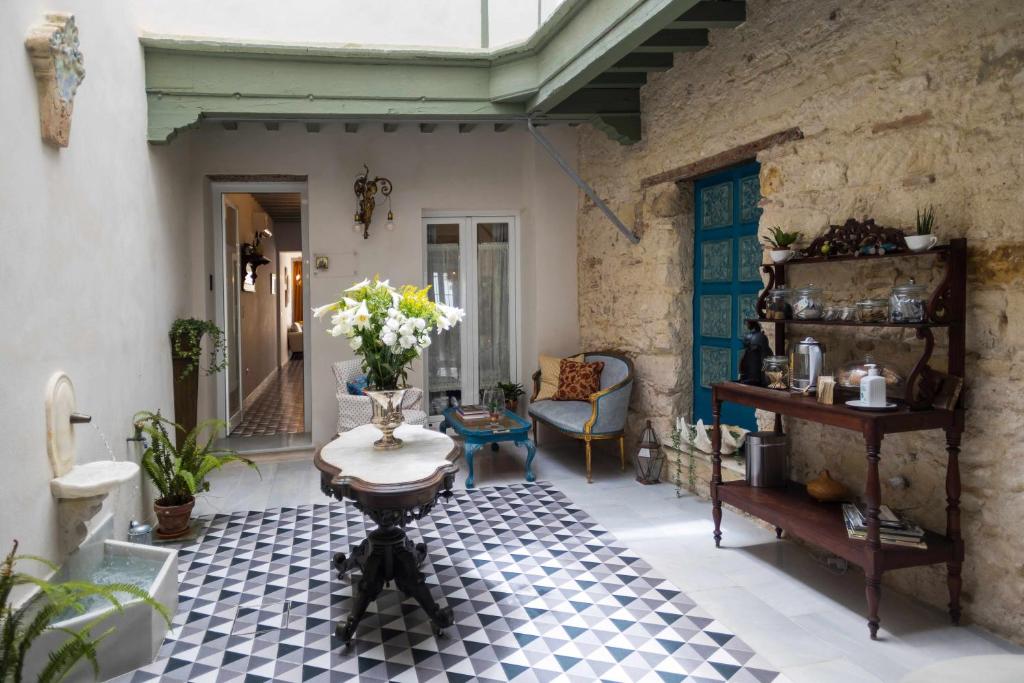 Casa Portus Gaditanus s XVIII Patio Andaluz - 2