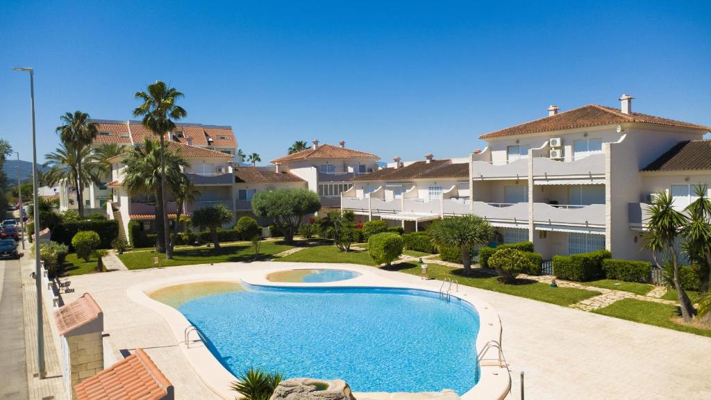 Beach Apartment - Pool - 6px - A/C - 4
