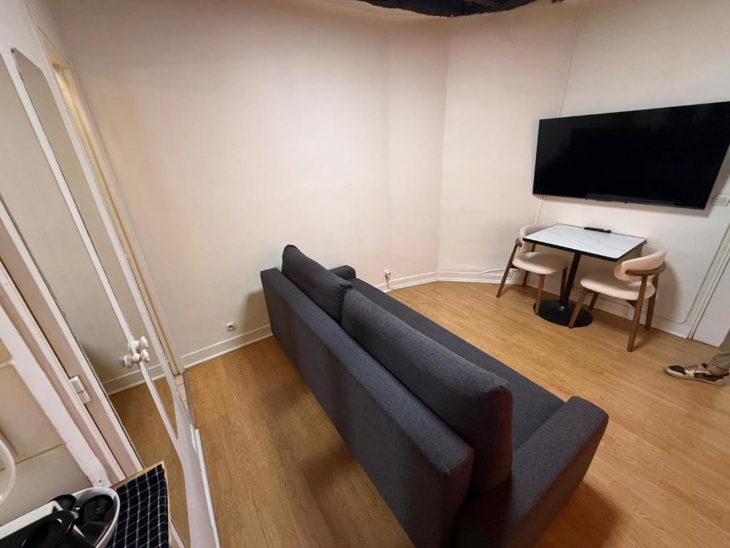 Classic Studio Retreat in Le Marais with Netflix - 4
