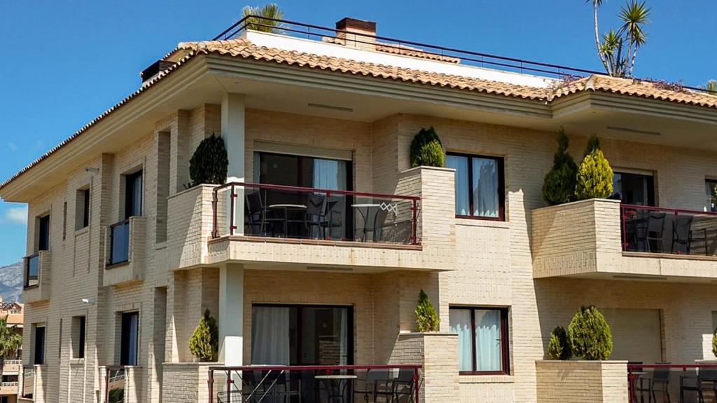 Apartamentos Albir Confort - Avenida 1 dorm - 2