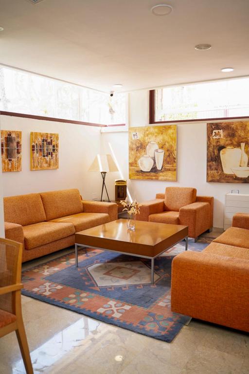 Apartamentos Albir Confort - Avenida 1 dorm - 3