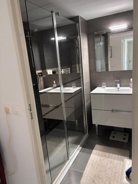 Spacious and quiet, air conditioning, parking, high floor - 2