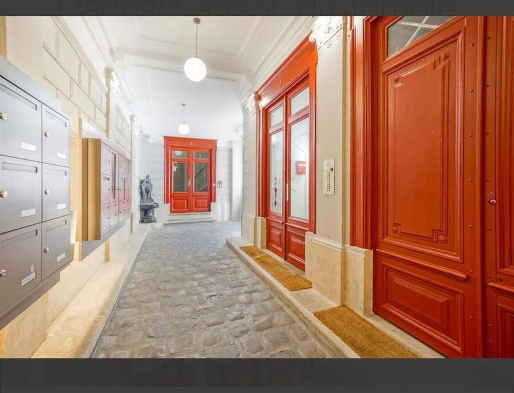 A Chic Retreat in Central Paris - 2