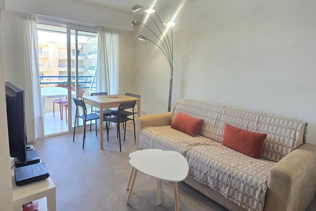 Studio for 4 with pool 350m from beach - 2