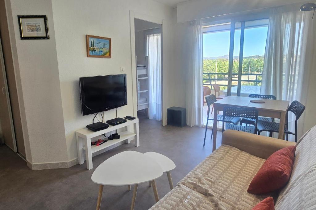 Studio for 4 with pool 350m from beach - 3