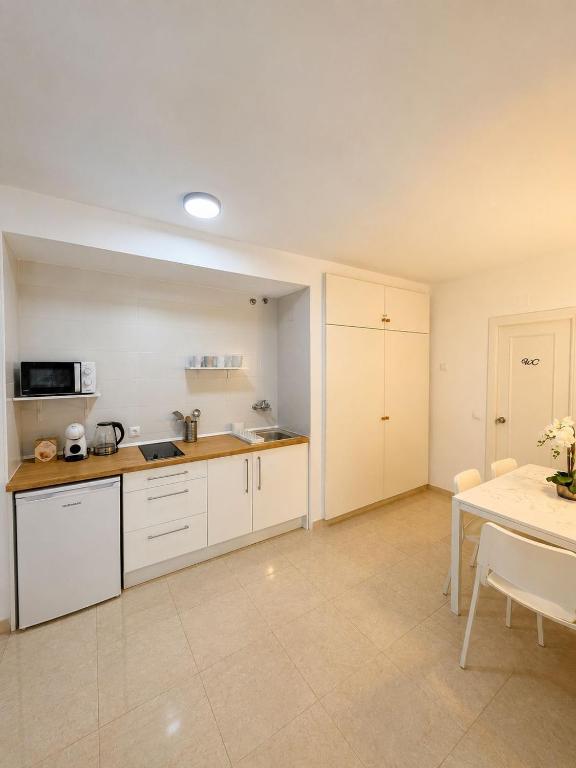 Suite Deluxe Benalbeach - 4