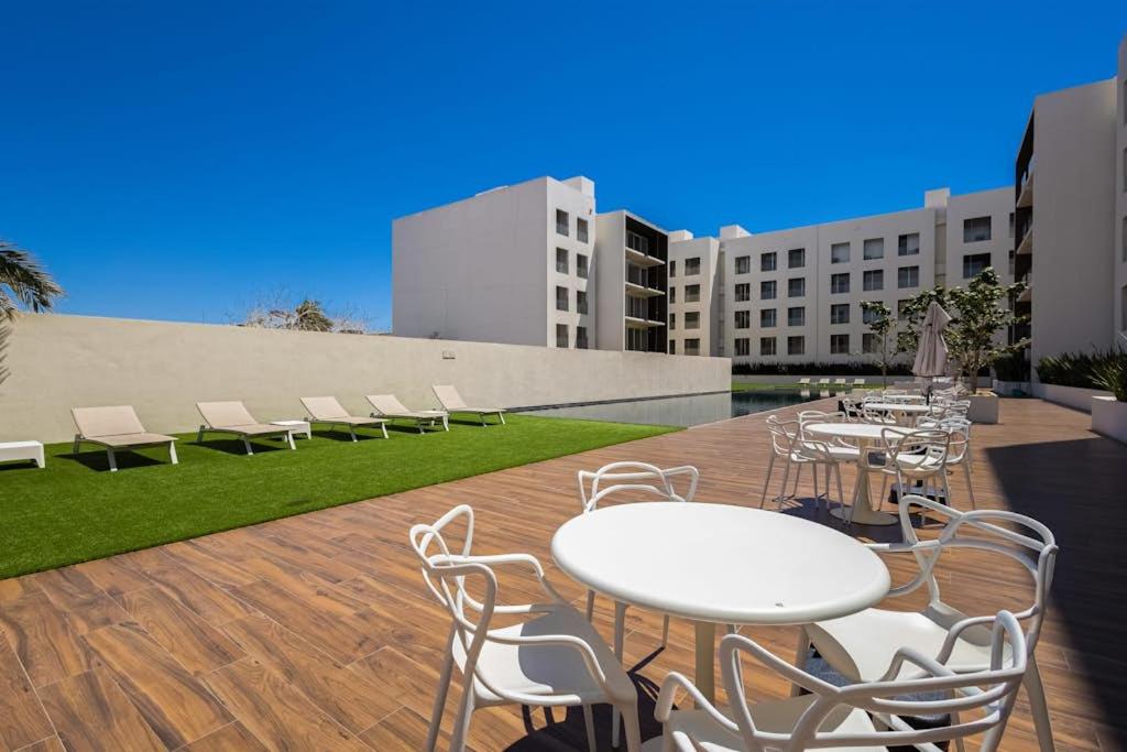 Spacious Condo with Private Washer/Dryer, City Views, and Shared Pool - 2