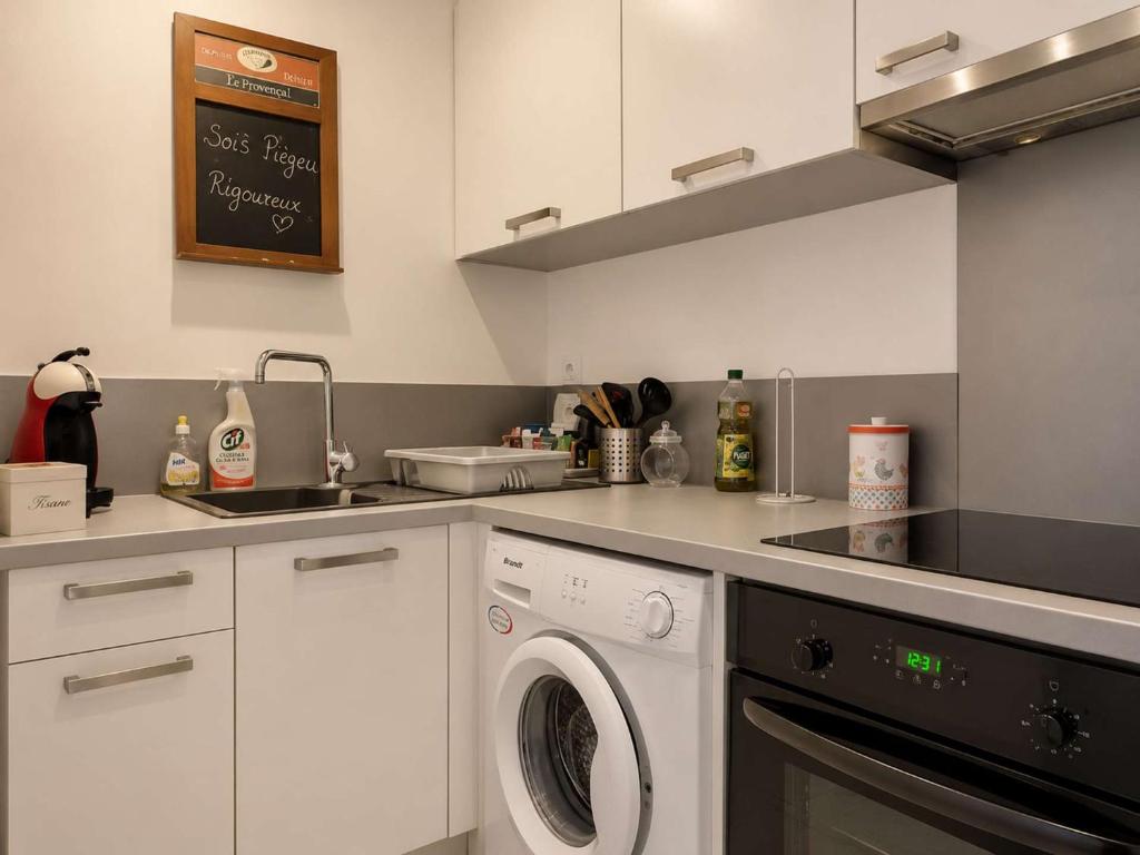 Baptiste – Studio lumineux tout équipé • 2 pers • Centre Grenoble • Tram à pied - 2