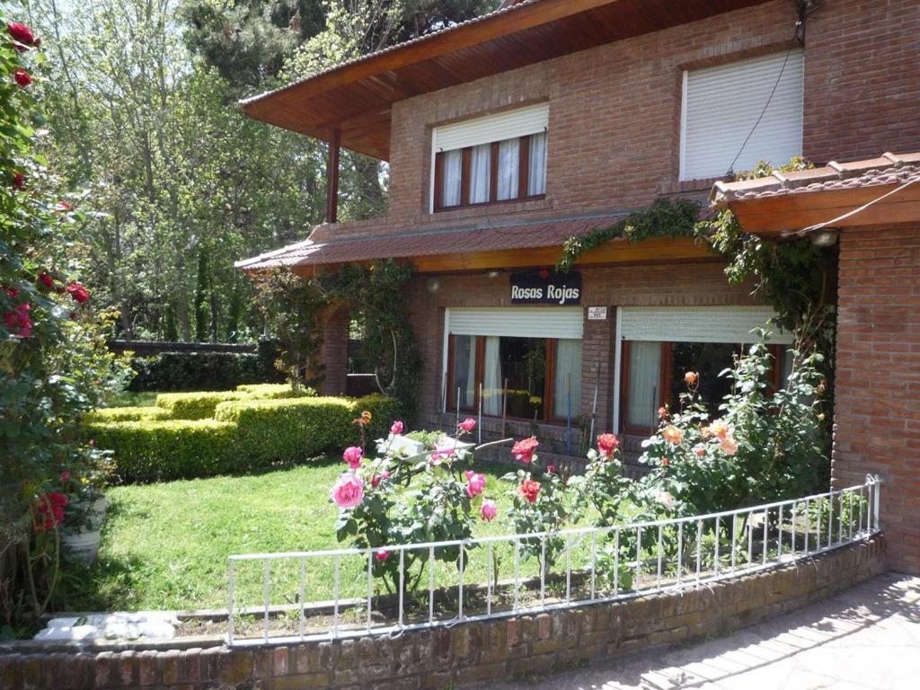 Chalet familiar adosado Rosas Rojas - 1