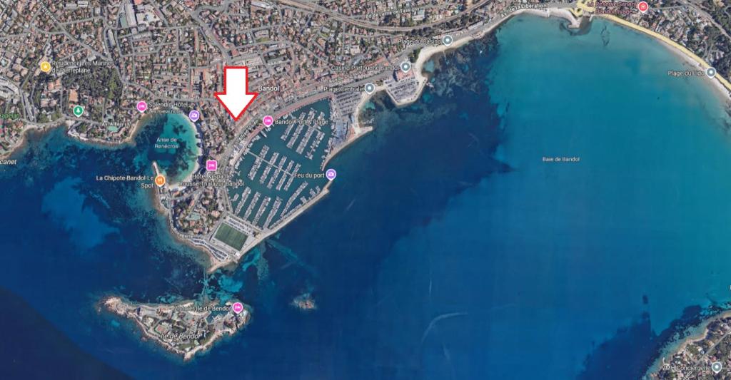 appartement entièrement rénové ,central, près du port et des plages - 2