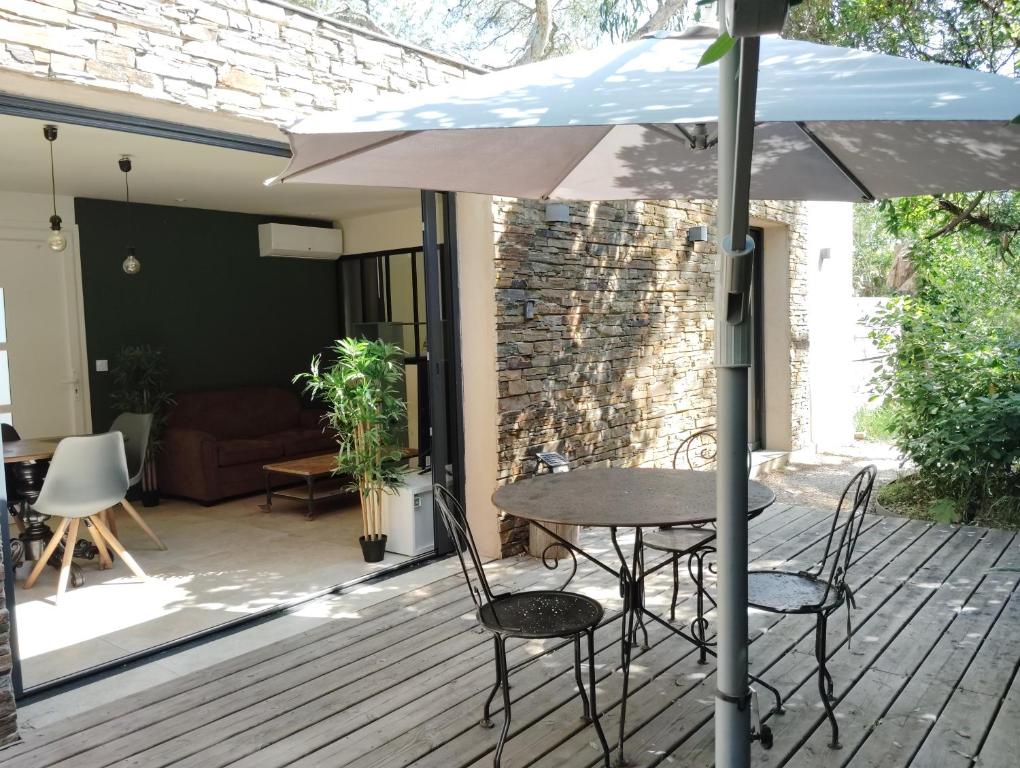 Maison individuelle jardin et balnéo - 1