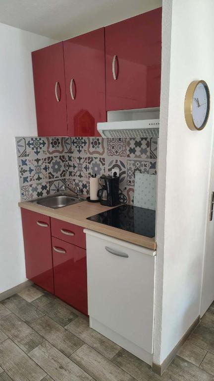 STE83 Le Lagon bleu - Flore 04 - rez de jardin avec terrain privatif - tennis - piscine pour 4 personnes - 4