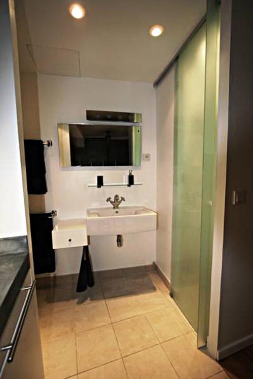 Paris Interiors Rentals - Le Marais Pompidou Center photo