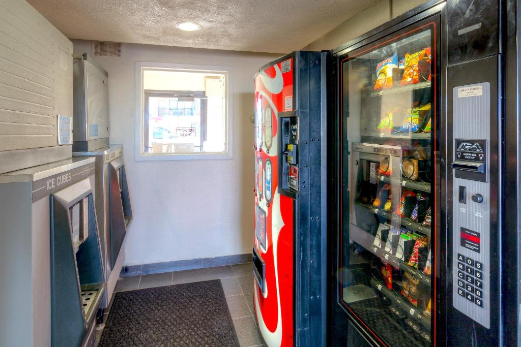 Americas Best Value Inn- Amarillo Airport/Grand Street Photo 29