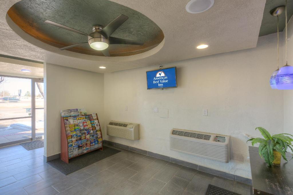 Americas Best Value Inn- Amarillo Airport/Grand Street Photo 36