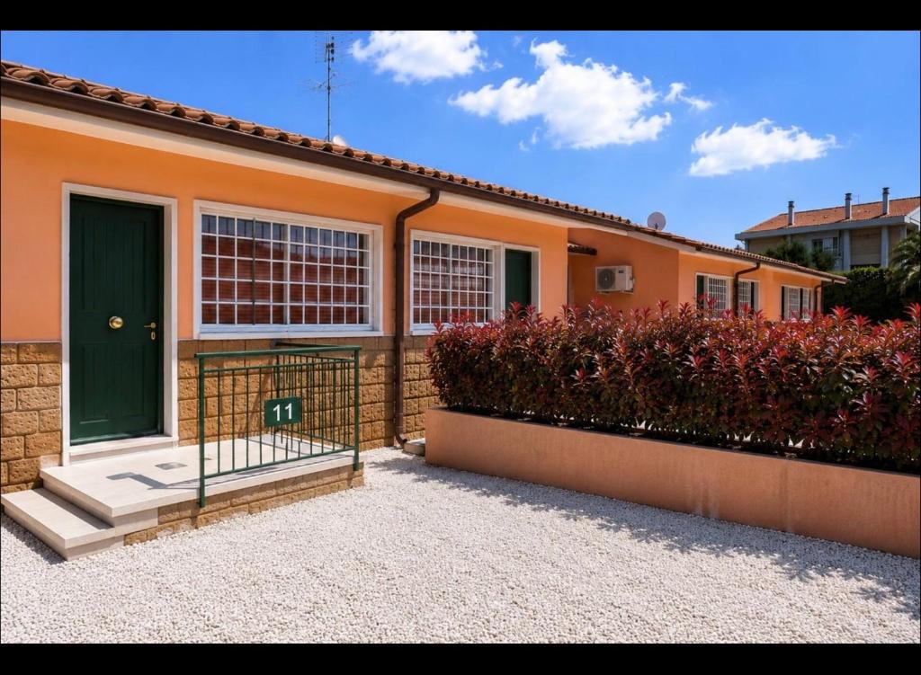 Rose Garden Park Rome Villas - Lily - 5