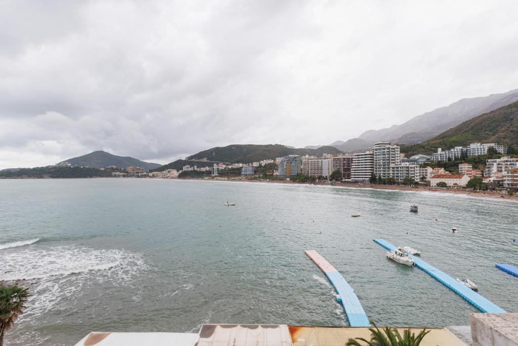 First Line Sea View apartment in Rafailovici - 3