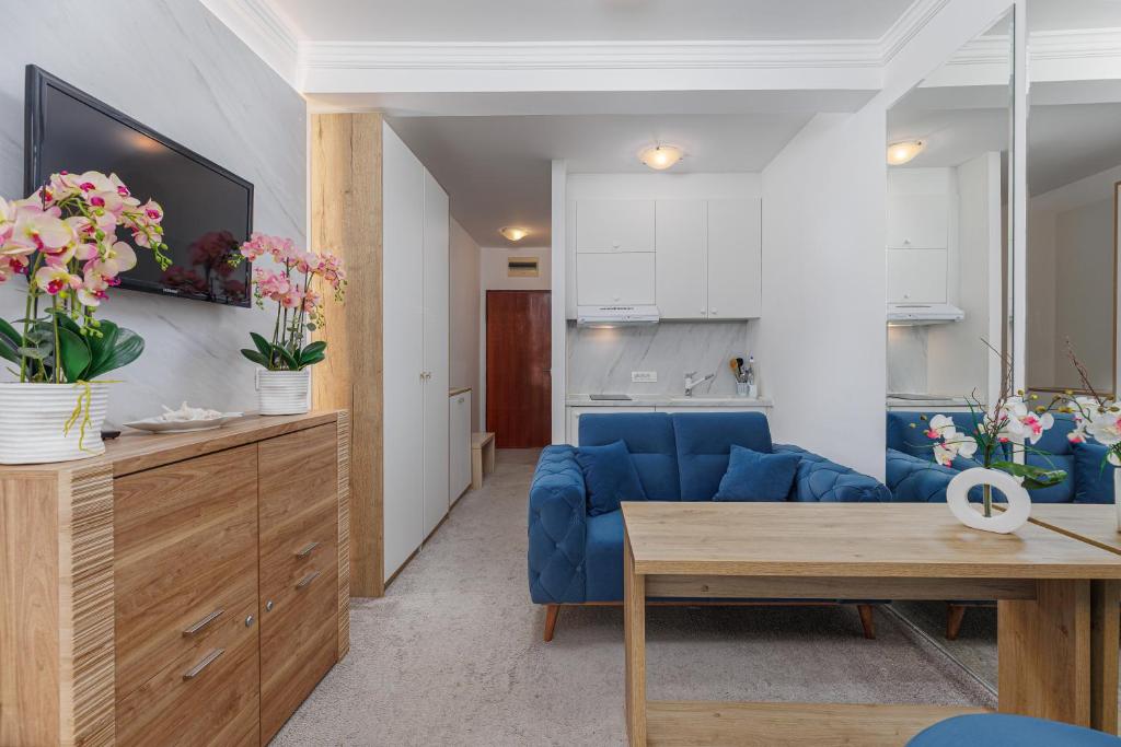 First Line Sea View apartment in Rafailovici - 5
