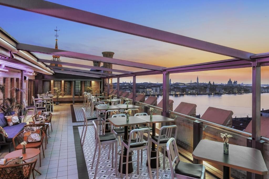 Hilton Molino Stucky Venice - 4