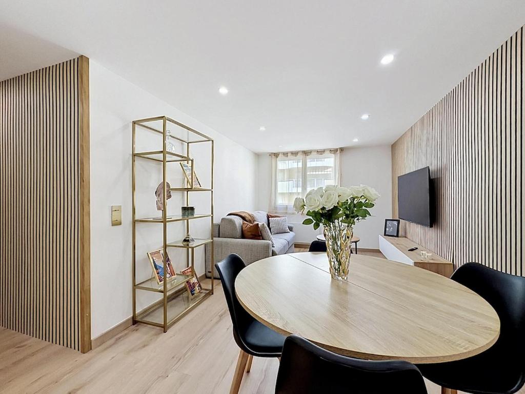 Magnifique appartement rénové dans le cœur de Menton - 2
