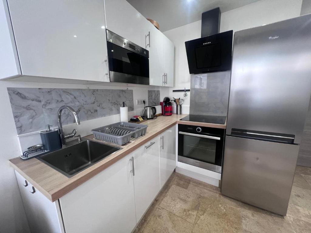 Charmant appartement rénové au cœur du Vieil Antibes - 4