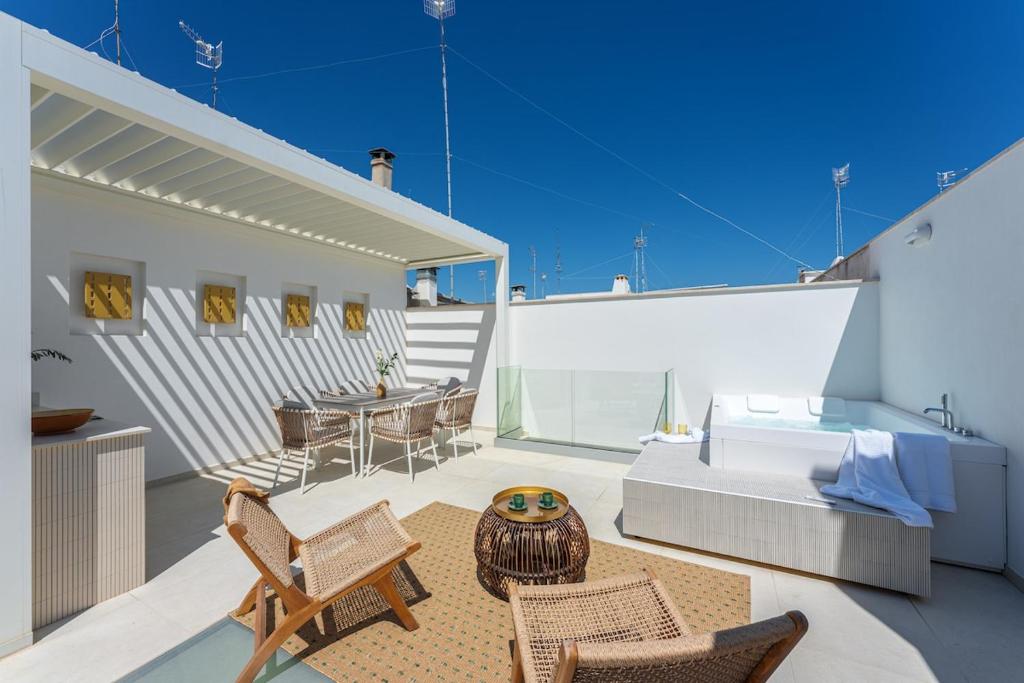 Volta Nova Terrace Historic Jacuzzi Retreat - 2